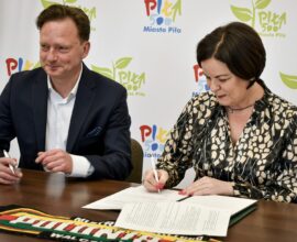 Podpisanie umowy między PKS Polonia Piła a Miastem Piła